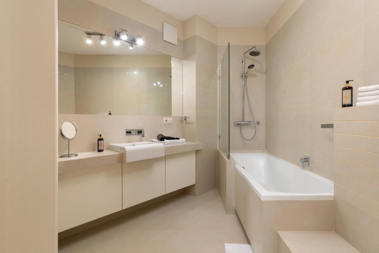 Apartment Slominskiego 5 II With Balcony By Noclegi Renters Warsawa Bagian luar foto