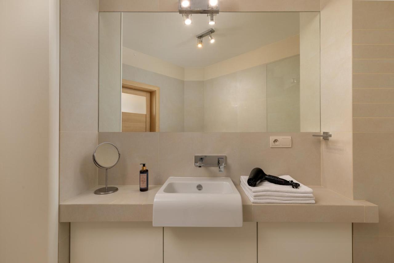 Apartment Slominskiego 5 II With Balcony By Noclegi Renters Warsawa Bagian luar foto